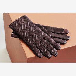 Belsac, skindhandske i brun med quilt og touch