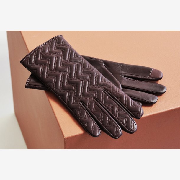 Belsac, skindhandske i brun med quilt og touch