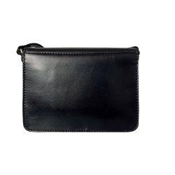 Belsac sort crossbody i bldt lder med flere rum og overslag
