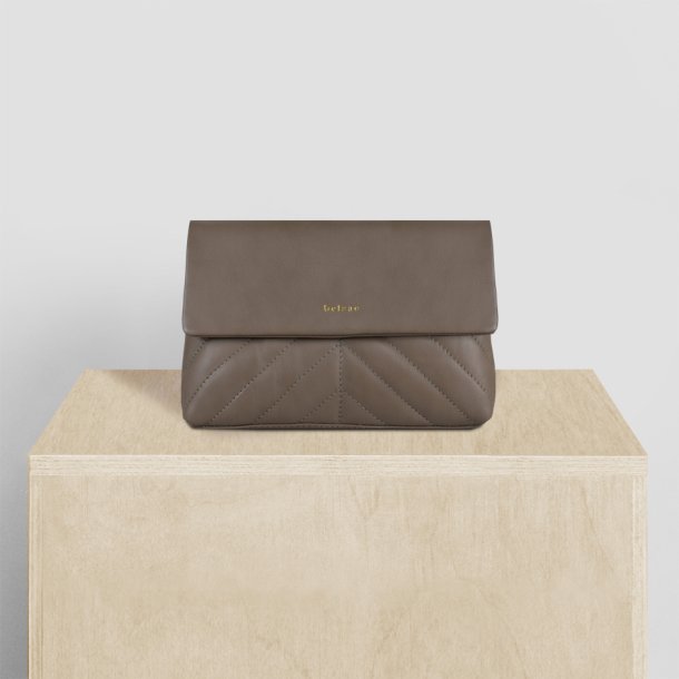 Aba, Belsac taupe clutch/crossbody med fast bund og lang regulerbar rem