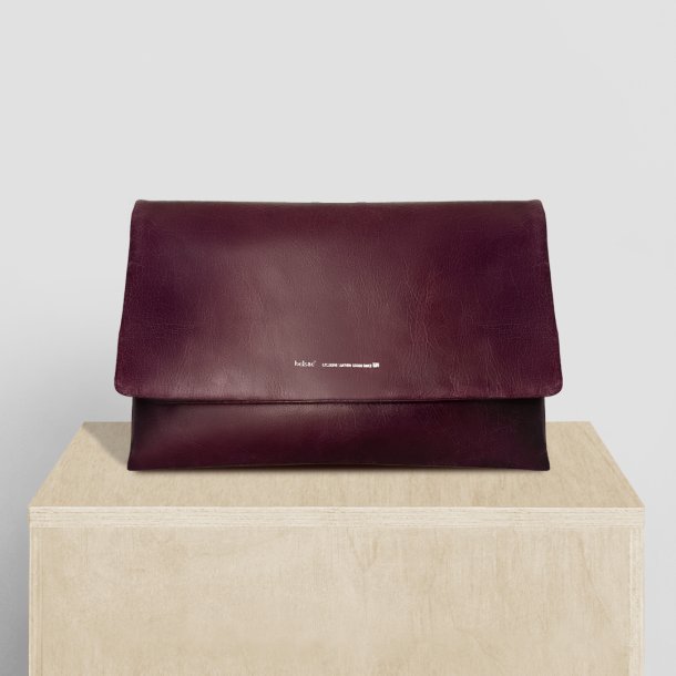 Abelone, Belsac sherry clutch i bldt lder med overslag og lang regulerbar rem