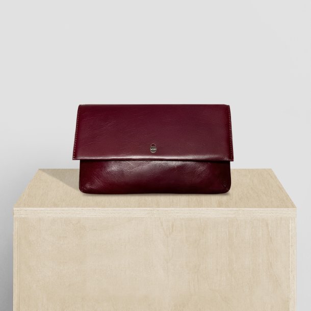 Uma, Belsac burgundy clutch med overslag og lang regulerbar rem