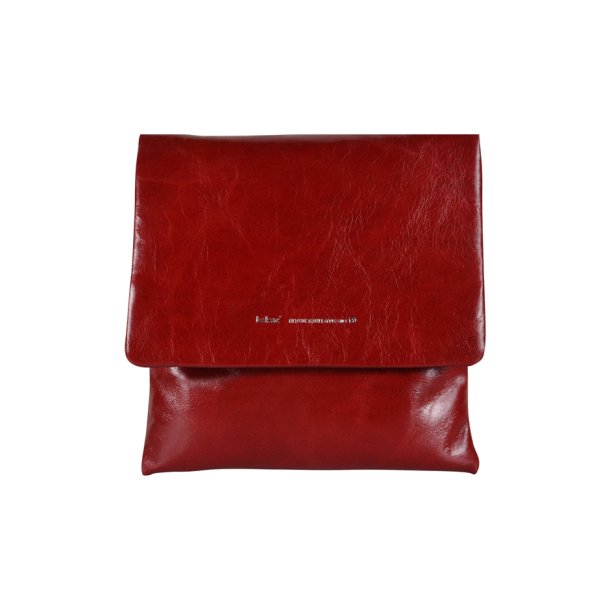 Cajsa, Belsac mørk rød crossbody i skind med et stort rum og lang aftagelig, regulerbar rem