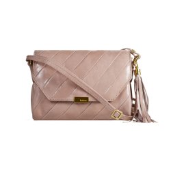Carlina, Belsac lys rosa crossbody med overslag, fast bund og lang regulerbar rem