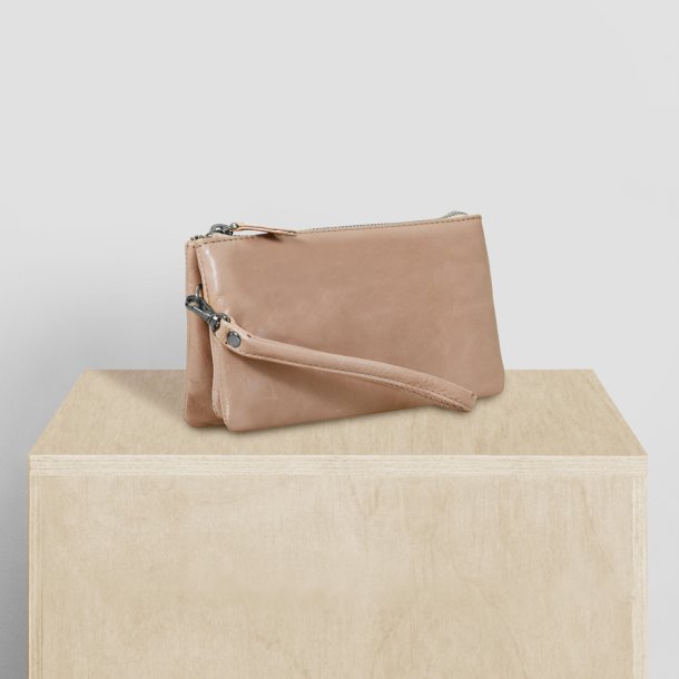 Monica, Belsac lys rosa clutch med flere rum og hndledsrem