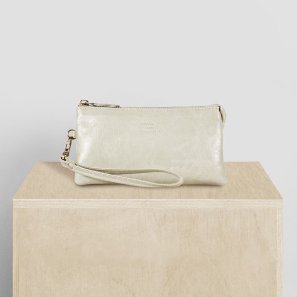 Monica, Belsac clutch i hvid