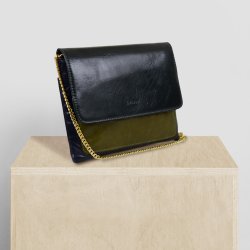 Chenaya, Belsac blå crossbody i skind med overslag og guldkæde