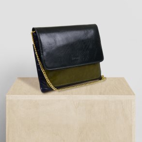 Chenaya, Belsac bl� crossbody i skind med overslag og guldk�de