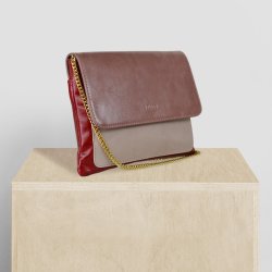 Chenaya, Belsac rød crossbody i skind med overslag og guldkæde