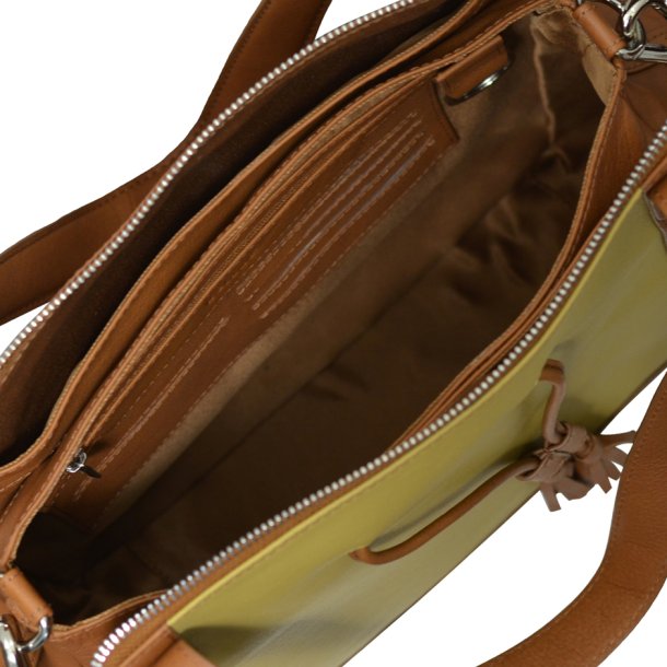 Delailah, Belsac cognac/gul skuldertaske i skind med kraftige remme og toplynlås