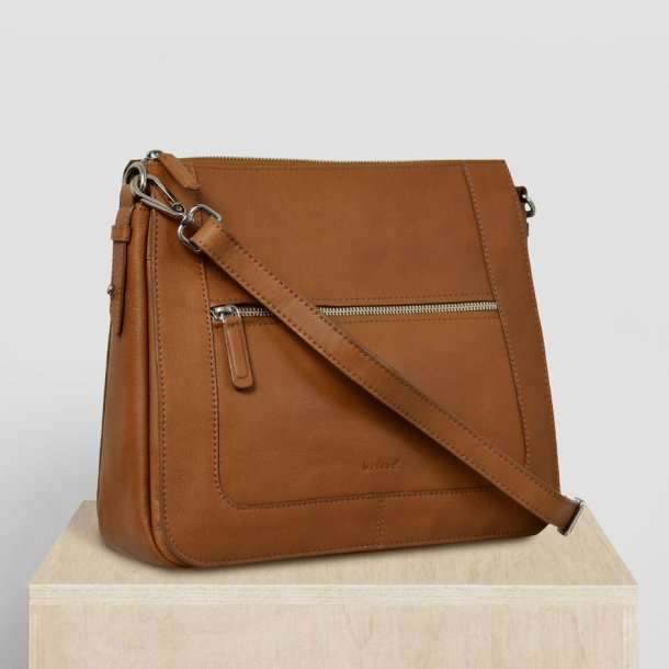 Delivia, Belsac cognac crossbody i skind med praktisk frontlomme og lang rem