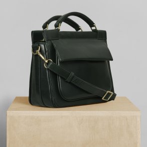 Kathleen, Belsac grn crossbody i skind med flere rum og lang regulerbar rem