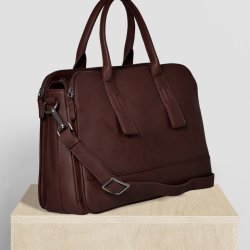 Kenna, Belsac varm brun arbejdstaske i skind med flere rum og lang regulerbar rem