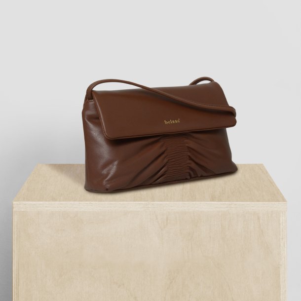 Nadia, Belsac crossbody i brun