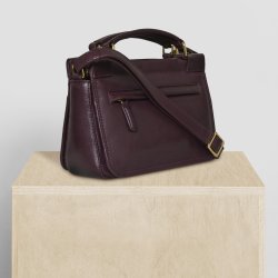 Naja, Belsac maroon crossbody i skind med to små hanke og lang regulerbar rem