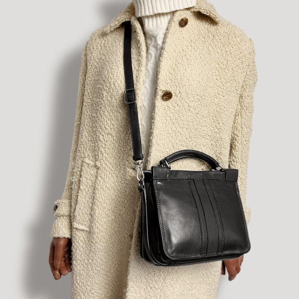 Nano, Belsac sort crossbody i skind med flere rum og lang regulerbar rem