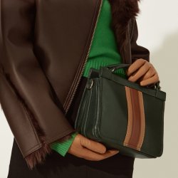 Nano, Belsac grn crossbody i skind med flere rum og lang regulerbar rem