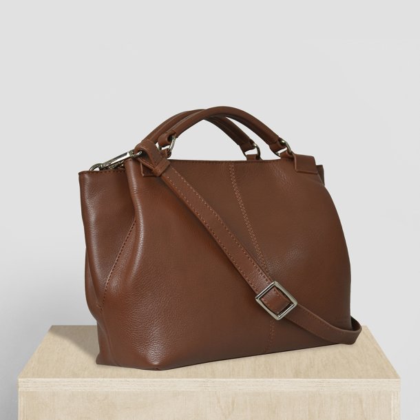 Oprah, Belsac cognac crossbody/hndtaske i skind med flere rum 