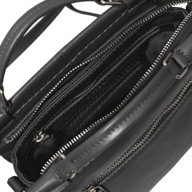 Octavia, Belsac sort crossbody/hndtaske  i bldt skind med mange rum