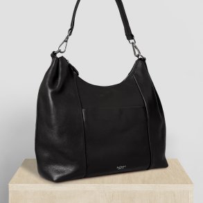 Ria, Belsac sort skuldertaske i skind med et stort rum og skulderrem