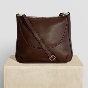 Lelu, Belsac brun skuldertaske/h�ndtaske i skind med kraftig skulderrem og toplynl�s