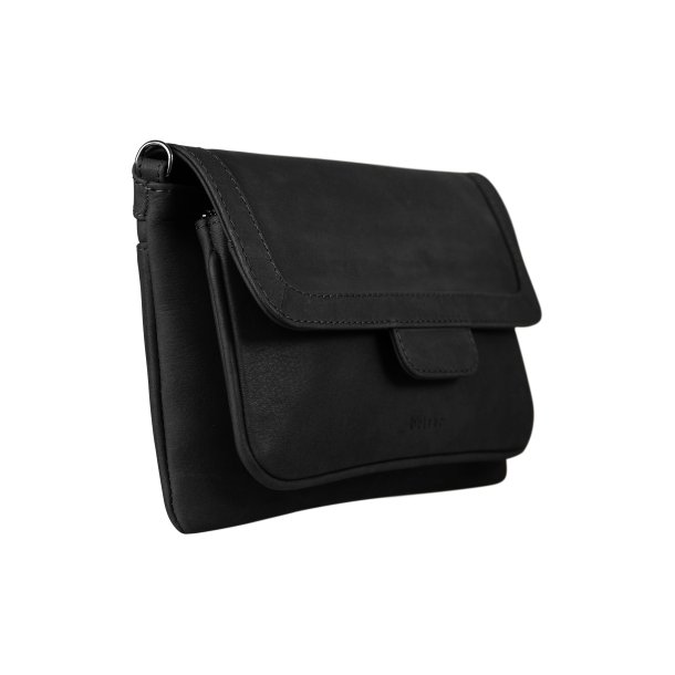 Chea, Belsac sort clutch/crossbody i bldt skind med overslag og lang rem
