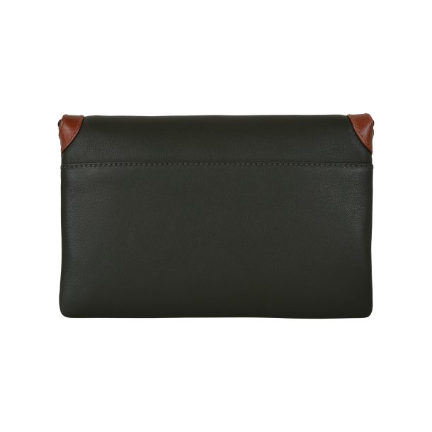 Chea, Belsac grn clutch/crossbody i bldt skind med overslag og lang rem