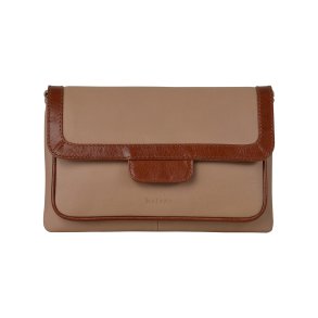 Chea, Belsac nude clutch/crossbody i bl�dt skind med overslag og lang rem