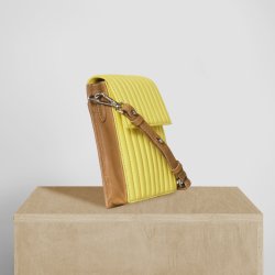 Kate, Belsac beige/gul mobiltaske i skind med overslag og lang rem