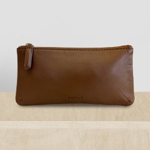 Belsac cognac makeup pung/penalhus I skind med lynls