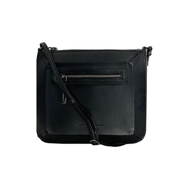 Luca, Belsac sort crossbody i skind med frontlomme og regulerbar rem