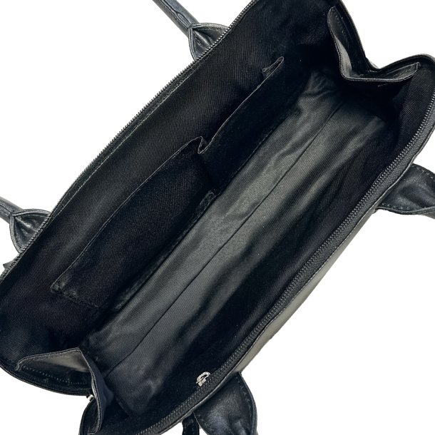 Amaliemia, Belsac sort skuldertaske i skind med kraftig skulderrem