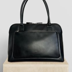 Amaliya, Belsac sort skuldertaske i skind med kraftig skulderrem og flere rum