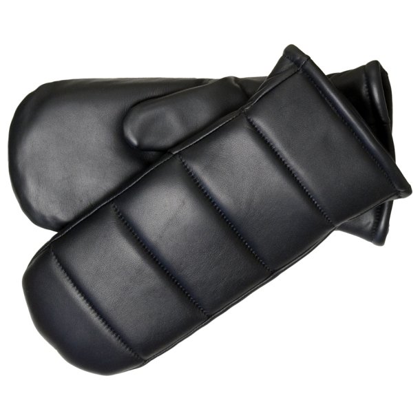 Mauda, Belsac skindluffe i sort med syninger p oversiden