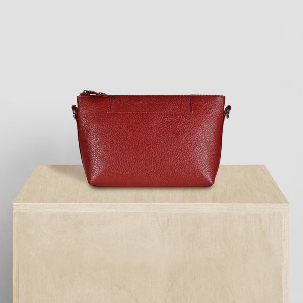 Athan, Belsac mrk rd clutch/crossbody i skind med frontlomme og lang regulerbar/aftagelig rem