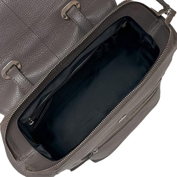 Malin, Belsac grå håndtaske i skind med kort hank og lang crossbody rem