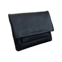 Talita, Belsac sort clutch/crossbody i skind med overslag og lang regulerbar rem