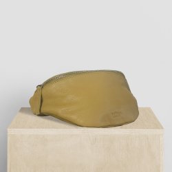 Quristjana , Belsac light lime bumbag i skind med lynls og regulerbar rem