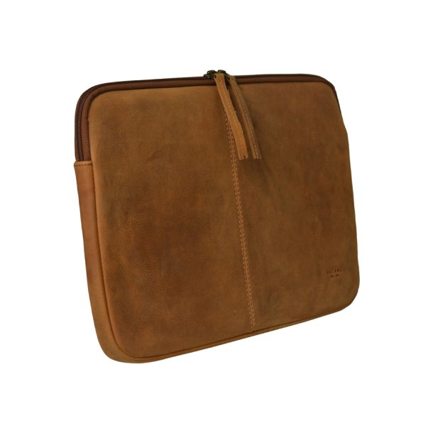 Belsac cognac computer sleeve i skind. Passer til en 13,3" Mac computer