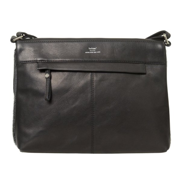 Nivi, Belsac sort crossbody i skind/sælskind med kraftigt overslag