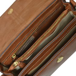 Olga, Belsac cognac crossbody i skind med overslag og  lang regulerbar rem