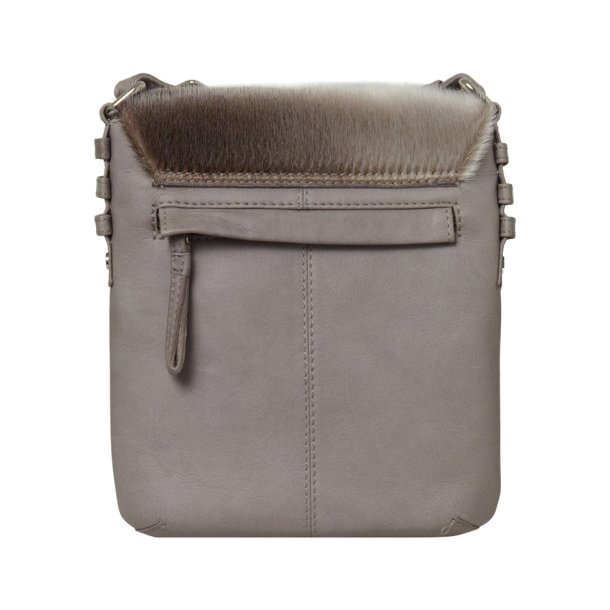 Ivalu, Belsac grå crossbody i skind med kraftigt overslag i sælskind