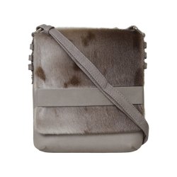 Ivalu, Belsac grå crossbody i skind med kraftigt overslag i sælskind