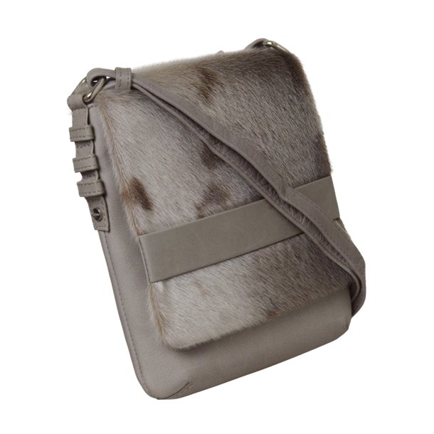 Ivalu, Belsac grå crossbody i skind med kraftigt overslag i sælskind