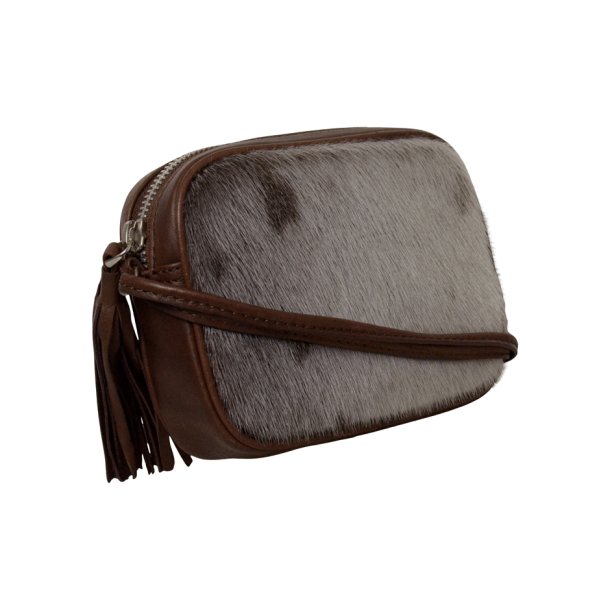 Anarraq, Belsac brun/grå crossbody i skind/sælskind med lang regulerbar rem