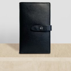 Belsac tofljet sort pung i glat skind med plads til kontanter og kreditkort