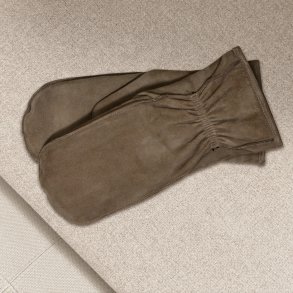 Belsac, brun luffe i ruskind med fleecefor og elastik ved hndled