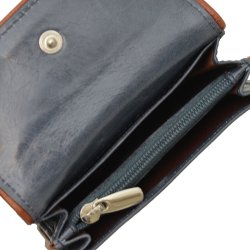 Belsac lys bl mntpung i skind med lynlsrum, to rum og lukket med overslag