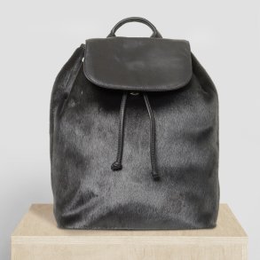 Minik, Belsac sort rummelig rygs�k i skind/s�lskind med overslag