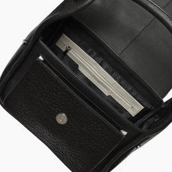 Ayako, Belsac sort skuldertaske i skind med stort rum og flotte detaljer